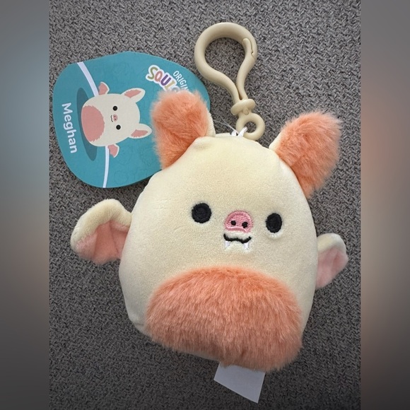 Nwt 🦇 3" clip Meghan the bat 🦇  Squishmallow - Picture 2 of 4